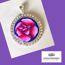 Lade das Bild in den Galerie-Viewer, Juwelendoosjes handgefertigtes Schmuckunikat, Schmuckanhänger pink rose
