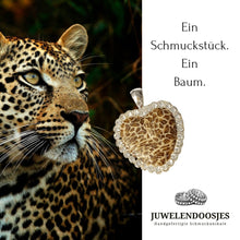 Lade das Bild in den Galerie-Viewer, Handgefertigter Schmuckanhänger &quot;Leopard Love&quot;
